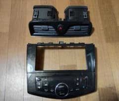 日産セレナ（C26）エアコンパネル センターパネル ブラックのサムネイル