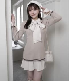 LIP SERVICE シャツドッキングプリーツワンピース ベージュ - メルカリ