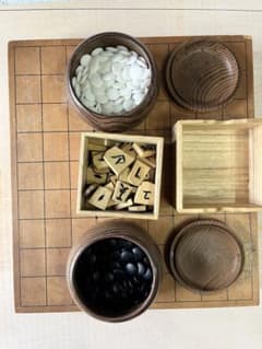 将棋盤　将棋駒　囲碁　碁石のサムネイル