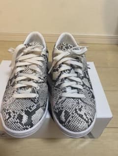 adidas HYKE パイソン柄のサムネイル