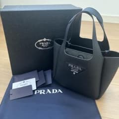PRADA ブラックレザーハンドバッグのサムネイル
