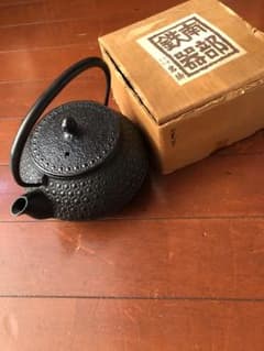 南部鉄器 岩鋳の鉄瓶 未使用品！ - メルカリ