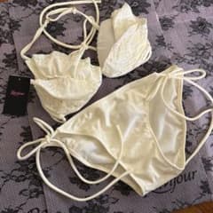Thumbnail of ラヴィジュール水着（ビキニ）セパレートIvoryスパンコール付き定価12980円