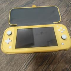 Nintendo Switch Lite 本体 イエローのサムネイル
