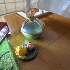 ポケットモンスター カボチャのフィギュアと球体のサムネイル