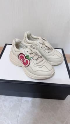 「Damonさん」GUCCI ライトン「チェリー」チャンキースニーカー Damonさん」GUCCI ライトン「チェリー」チャンキースニーカー - メルカリ