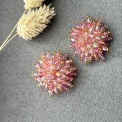 ハンドメイド ピンクビーズ刺繍 ピアス イヤリングのサムネイル