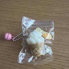ソフトクリーム ミニチュア スクイーズキーホルダーのサムネイル