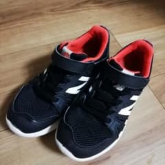 ニューバランス　 スニーカー　570のサムネイル