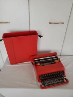☆整備済み☆Olivetti Valentine オリベッティ タイプライターのサムネイル