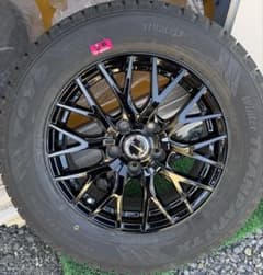 ③右前【美品】215/65R16 スタッドレスタイヤアルミセット 2025年製 
