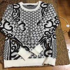 KAWIアラベスク柄ニットのサムネイル