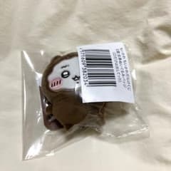 ちいかわだらけくじ E賞 全身ぬいぐるみバッジ(口だけは出してッ!!)のサムネイル