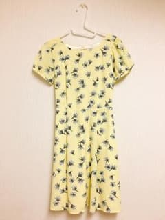 レモンイエロー 花柄ワンピースのサムネイル