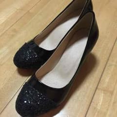 黒エナメルスパンコールパンプスのサムネイル