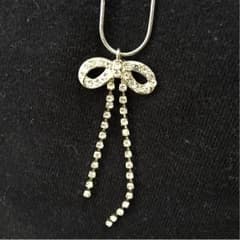 リボンが揺れるネックレス☆新品のサムネイル