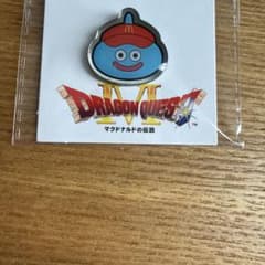 ドラゴンクエスト マクドナルド ピンバッジ スライム 非売品のサムネイル
