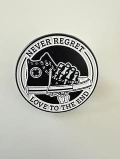 ピンバッジ　37　NEVER REGRET LOVE TO THE ENDのサムネイル