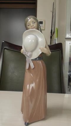 LLADRO リヤドロ【若草色の少女(しゃいな少女)】4 リアドロ L568