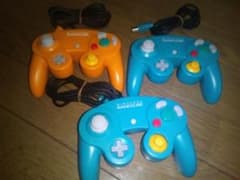 ゲームキューブコントローラー 3個セット　動作確認済のサムネイル