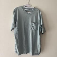 UNIQLO ポケットTシャツ ライトブルーのサムネイル