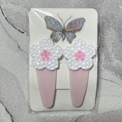 ピンクの花モチーフ　ヘアクリップ 2個セットのサムネイル