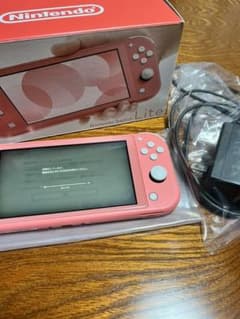 Nintendo Switch light コーラルピンク　箱付きのサムネイル