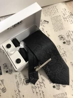 黒ペーズリー柄ネクタイ*タイピン*カフスボタン*ポケットチーフセットのサムネイル