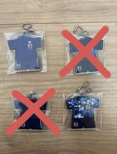 サッカー日本代表 ユニフォーム型 アクリルキーホルダー 2種セットのサムネイル