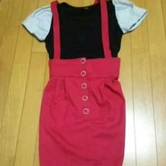 値下げ!!セシルの可愛い赤のミニスカのサムネイル
