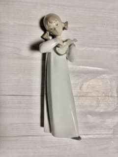 LLADROウクレレを弾く少女 - メルカリ