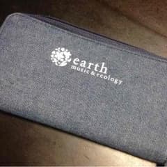 earth 財布のサムネイル