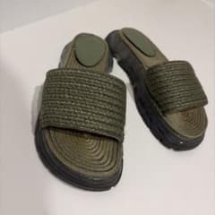CHARLES & KEITH サンダル カーキ