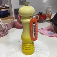 再値下げ ルクルーゼ  ソルトミル  ペッパーミルのサムネイル