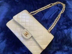 シャネル　CHANEL   定番モデル　ベージュ　美品【訳あり：お安く出品】のサムネイル