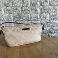 GUCCIポーチのサムネイル