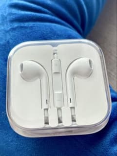 「未使用」Apple EarPods 3.5ミリプラグ　有線イヤホンのサムネイル