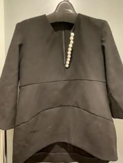 定価79,200円】ヨーコチャンパールトップス黒#40 - メルカリ
