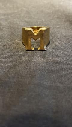 Chloe アルファベットリング M ゴールドカラー　14号のサムネイル