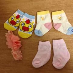 ベビー 靴下とヘッドドレスのサムネイル