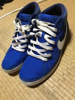 NIKE  スニーカーのサムネイル