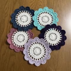 ハンドメイド 　かぎ針編み コースター 5枚セットのサムネイル