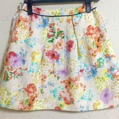 美品 chesty 花柄スカートのサムネイル