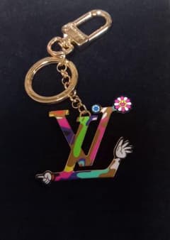 ルイ　ヴィトン　キーホルダー　ノベルティ Louis Vuitton カラフルキーホルダー ノベルティ - メルカリ