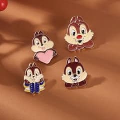 チップとデール ピンバッジ 4個セット - メルカリ