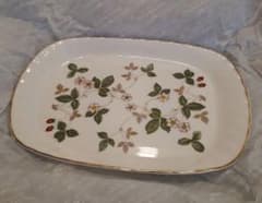 WEDGWOOD＊ワイルドストロベリースパイラルトレイのサムネイル