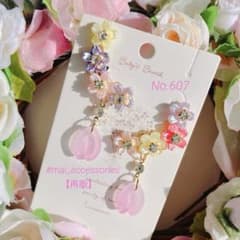 ハンドメイド カラフル 桜 ❤︎ ピアス 風 ビジュー イヤーカフ