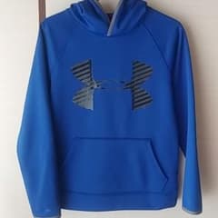 UNDER ARMOUR　パーカー　150のサムネイル