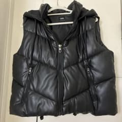 ZARA フード付き ブラック ダウンジャケット XSのサムネイル