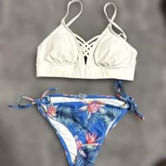 ROXY水着　ビキニSのサムネイル